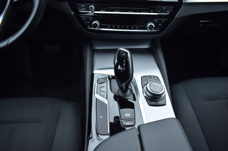 Photo 30 de l'offre de BMW SERIE 5 (G30) 530IA 252CH BUSINESS STEPTRONIC à 29900€ chez Univers Motors