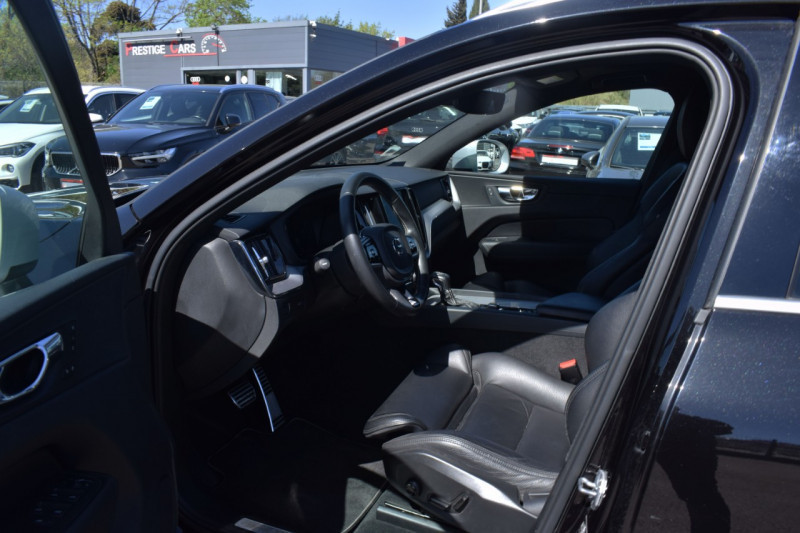 Photo 32 de l'offre de VOLVO XC60 D5 ADBLUE AWD 235CH R-DESIGN GEARTRONIC à 39900€ chez Univers Motors