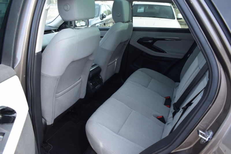 Photo 21 de l'offre de LAND-ROVER EVOQUE 2.0 D 240CH R-DYNAMIC HSE AWD BVA à 45900€ chez Univers Motors