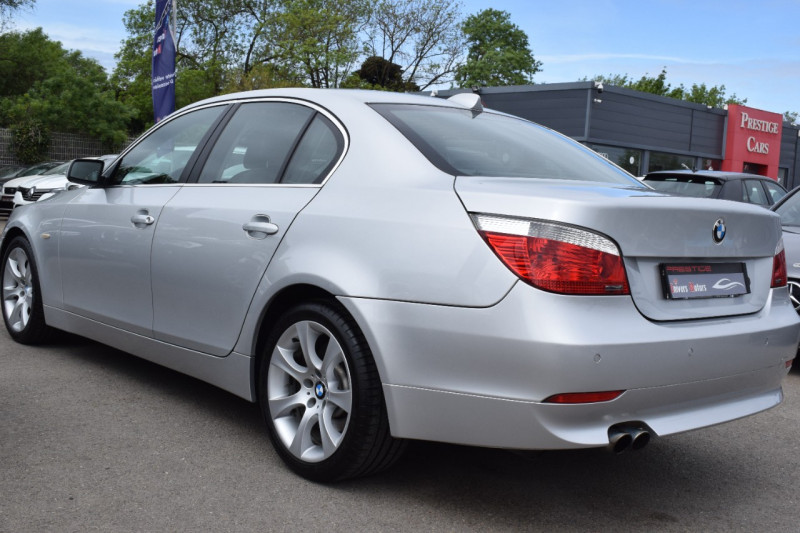 Photo 3 de l'offre de BMW SERIE 5 (E60) 545IA 333CH SPORT à 13900€ chez Univers Motors