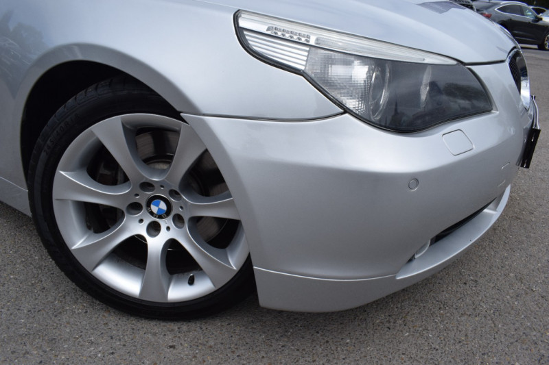 Photo 32 de l'offre de BMW SERIE 5 (E60) 545IA 333CH SPORT à 13900€ chez Univers Motors