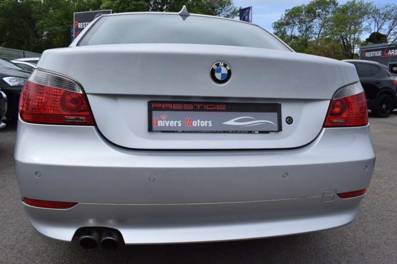 Photo 22 de l'offre de BMW SERIE 5 (E60) 545IA 333CH SPORT à 13900€ chez Univers Motors