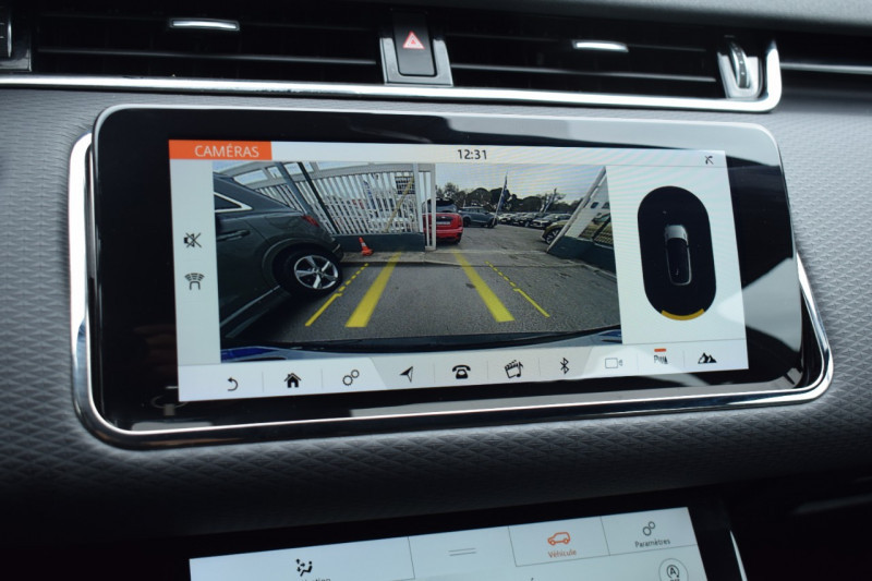 Photo 15 de l'offre de LAND-ROVER EVOQUE 2.0 D 150CH R-DYNAMIC AWD BVA à 41900€ chez Univers Motors