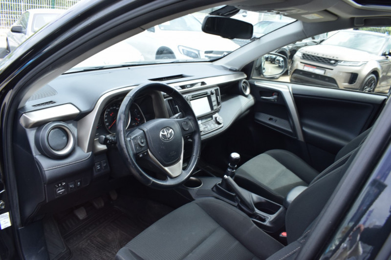 Photo 23 de l'offre de TOYOTA RAV4 151 VVT-I S&S WHITE EDITION AWD à 17900€ chez Univers Motors