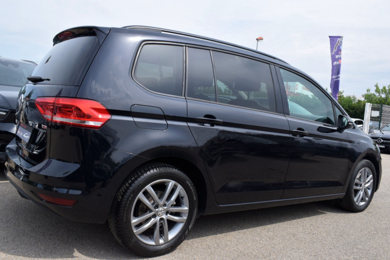 Photo 26 de l'offre de VOLKSWAGEN TOURAN 1.6 TDI 115CH BLUEM CONFORTLINE DSG7 7 PLACES à 19400€ chez Univers Motors