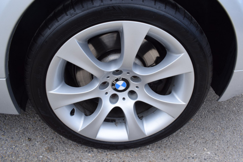 Photo 10 de l'offre de BMW SERIE 5 (E60) 545IA 333CH SPORT à 13900€ chez Univers Motors