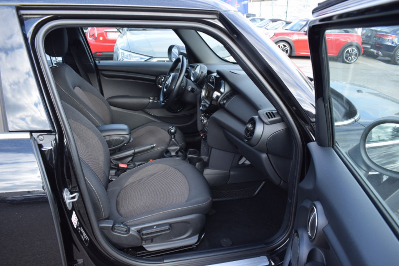 Photo 25 de l'offre de MINI MINI 5 PORTES ONE D 95CH à 16400€ chez Univers Motors