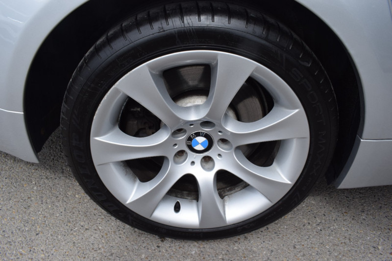 Photo 42 de l'offre de BMW SERIE 5 (E60) 545IA 333CH SPORT à 13900€ chez Univers Motors