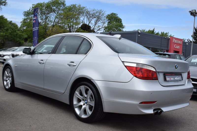 Photo 23 de l'offre de BMW SERIE 5 (E60) 545IA 333CH SPORT à 13900€ chez Univers Motors