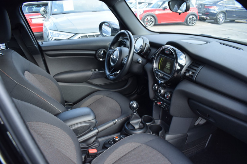 Photo 23 de l'offre de MINI MINI 5 PORTES ONE D 95CH à 16400€ chez Univers Motors