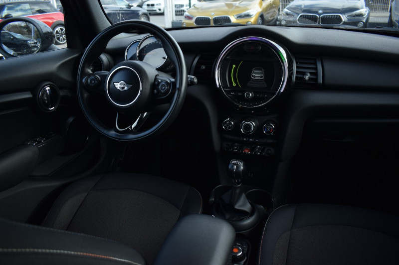 Photo 2 de l'offre de MINI MINI 5 PORTES ONE D 95CH à 16400€ chez Univers Motors