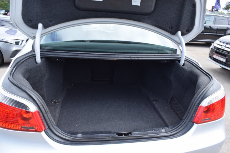 Photo 14 de l'offre de BMW SERIE 5 (E60) 545IA 333CH SPORT à 13900€ chez Univers Motors