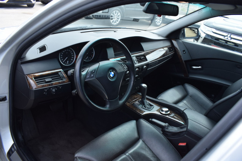 Photo 48 de l'offre de BMW SERIE 5 (E60) 545IA 333CH SPORT à 13900€ chez Univers Motors