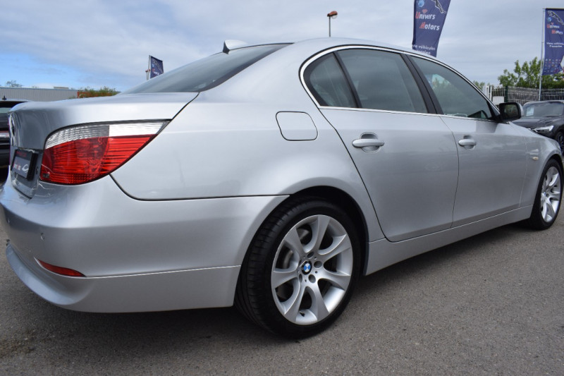 Photo 6 de l'offre de BMW SERIE 5 (E60) 545IA 333CH SPORT à 13900€ chez Univers Motors