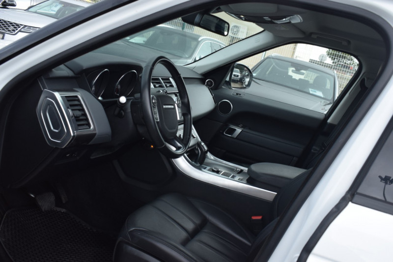 Photo 12 de l'offre de LAND-ROVER RANGE ROVER SPORT 3.0 TDV6 250 SE à 37900€ chez Univers Motors