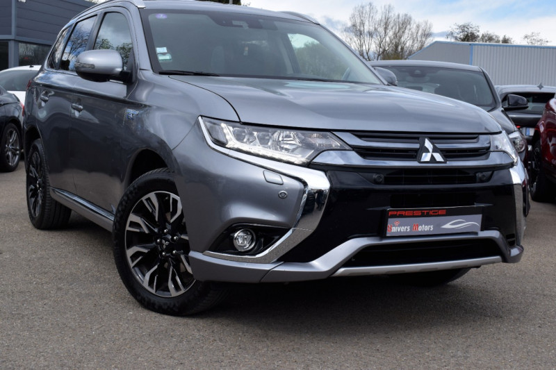 Mitsubishi OUTLANDER PHEV HYBRIDE RECHARGEABLE 200CH INSTYLE AWD Hybride GRIS ANTHRACITE Occasion à vendre