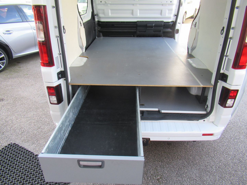 Photo 12 de l'offre de OPEL VIVARO FG F2900 L1H1 1.6 CDTI BITURBO 125 ECOFLEX START/STOP PACK BUSINESS à 21995€ chez Remiremont automobiles