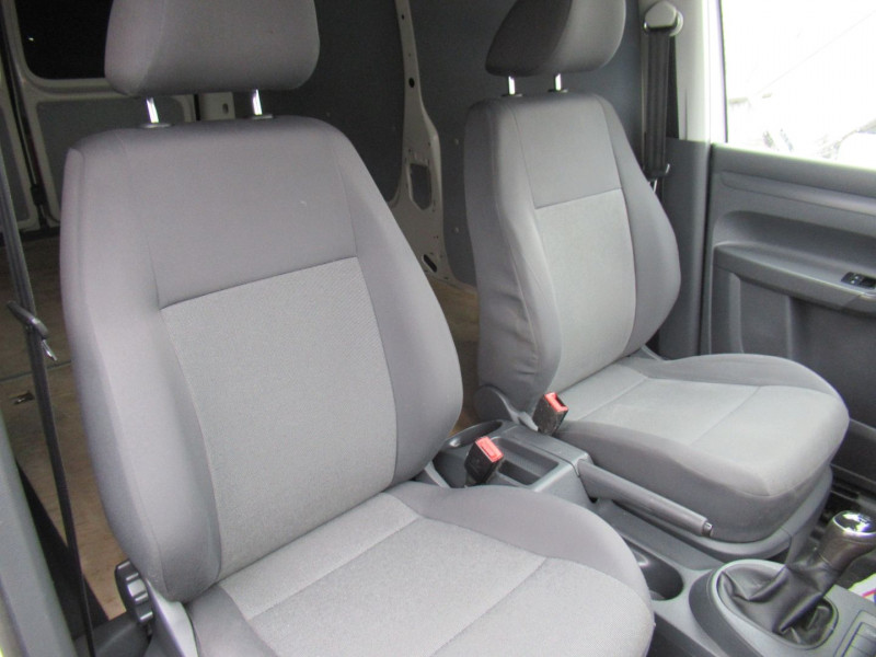 Photo 13 de l'offre de VOLKSWAGEN CADDY VAN MAXI 1.6 TDI 102CH BUSINESS LINE à 14995€ chez Remiremont automobiles