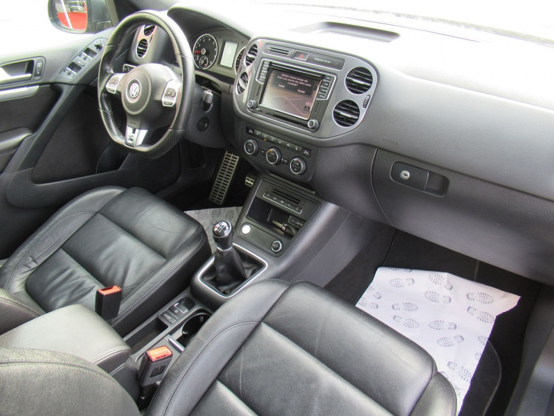 Photo 18 de l'offre de VOLKSWAGEN TIGUAN 1.4 TSI 150CH BLUEMOTION TECHNOLOGY R EXCLUSIVE à 19995€ chez Remiremont automobiles