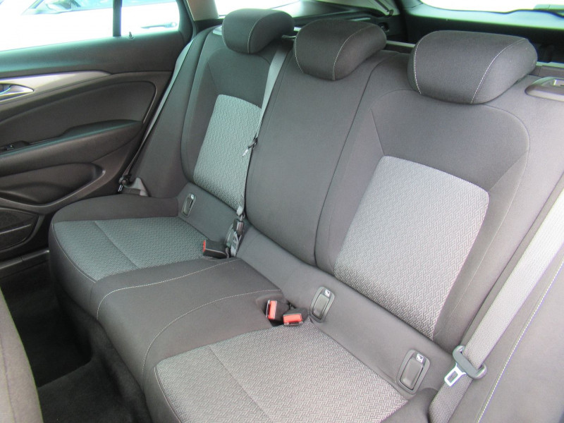 Photo 6 de l'offre de OPEL INSIGNIA SP TOURER 1.6 D 136CH EDITION BUSINESS EURO6DT 112G à 16995€ chez Remiremont automobiles