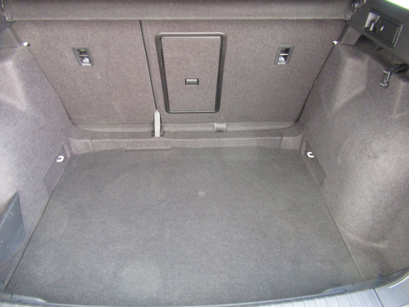 Photo 11 de l'offre de SEAT ATECA 2.0 TDI 190CH START&STOP XCELLENCE 4DRIVE DSG à 23995€ chez Remiremont automobiles