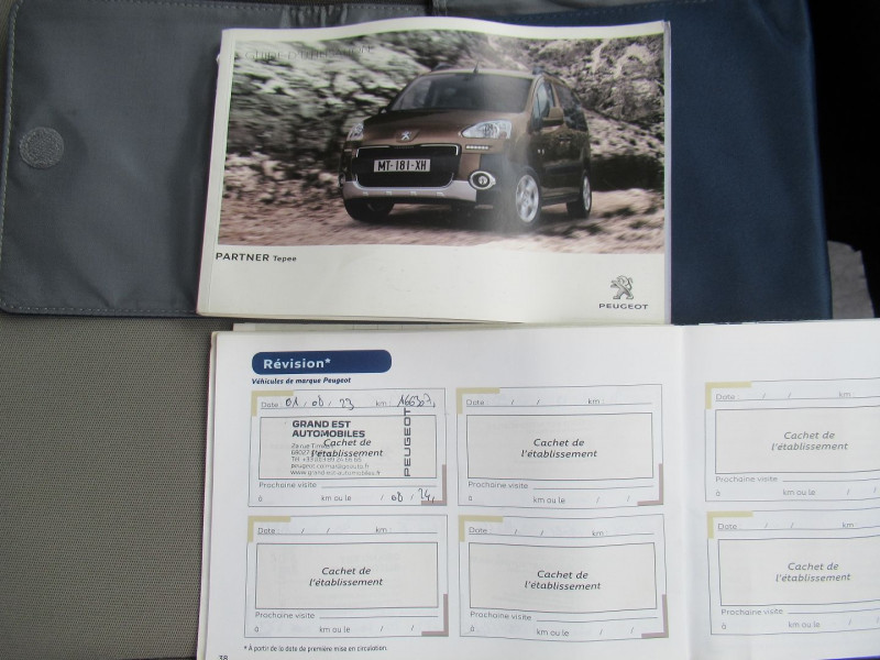 Photo 10 de l'offre de PEUGEOT PARTNER TEPEE 1.6 HDI92 FAP ACTIVE à 7995€ chez Remiremont automobiles
