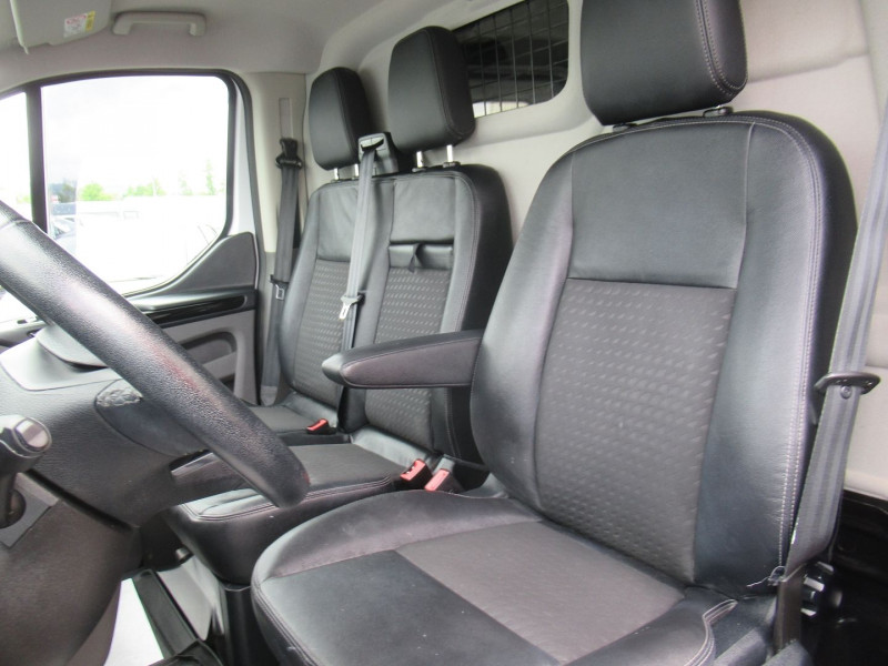 Photo 3 de l'offre de FORD TRANSIT CUSTOM FG 320 L1H1 2.0 TDCI 185 SPORT à 34995€ chez Remiremont automobiles