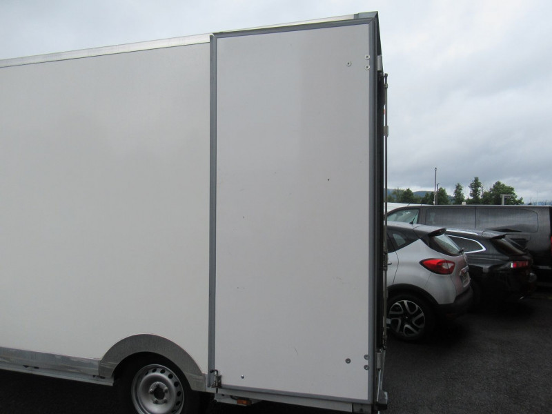 Photo 6 de l'offre de RENAULT MASTER III PLANCB CAISSE F3500 L3H1 2.3 BLUE DCI 145CH CONFORT CAISSE à 26995€ chez Remiremont automobiles