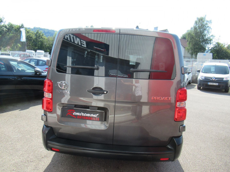 Photo 16 de l'offre de TOYOTA PROACE COMBI LONG 1.5 120 D-4D DYNAMIC RC21 à 27495€ chez Remiremont automobiles