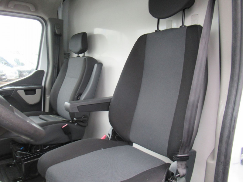 Photo 7 de l'offre de RENAULT MASTER III PLANCB CAISSE F3500 L3H2 2.3 DCI 130CH GRAND CONFORT CAISSE à 16995€ chez Remiremont automobiles