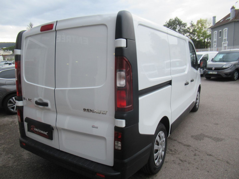 Photo 11 de l'offre de RENAULT TRAFIC III FG L1H1 1000 1.6 DCI 90CH GRAND CONFORT à 12995€ chez Remiremont automobiles