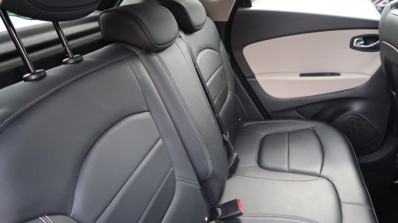 Photo 8 de l'offre de RENAULT CAPTUR 1.3 TCE 150CH FAP INITIALE PARIS EDC à 17890€ chez PCA