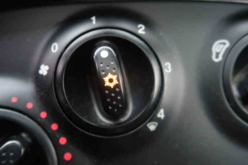 Photo 12 de l'offre de FIAT 500 1.2 8V 69CH LOUNGE à 8890€ chez PCA