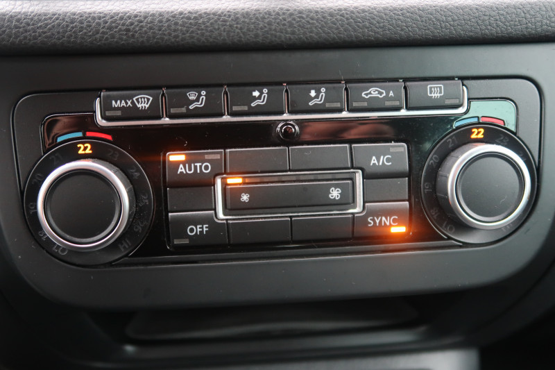 Photo 15 de l'offre de VOLKSWAGEN TIGUAN 2.0 TDI 140CH BLUEMOTION TECHNOLOGY FAP SPORTLINE à 14890€ chez PCA