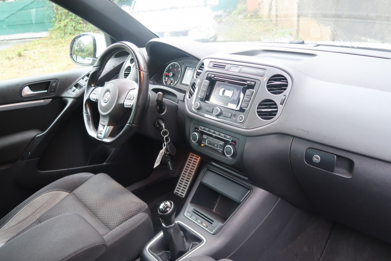 Photo 6 de l'offre de VOLKSWAGEN TIGUAN 2.0 TDI 140CH BLUEMOTION TECHNOLOGY FAP SPORTLINE à 14890€ chez PCA