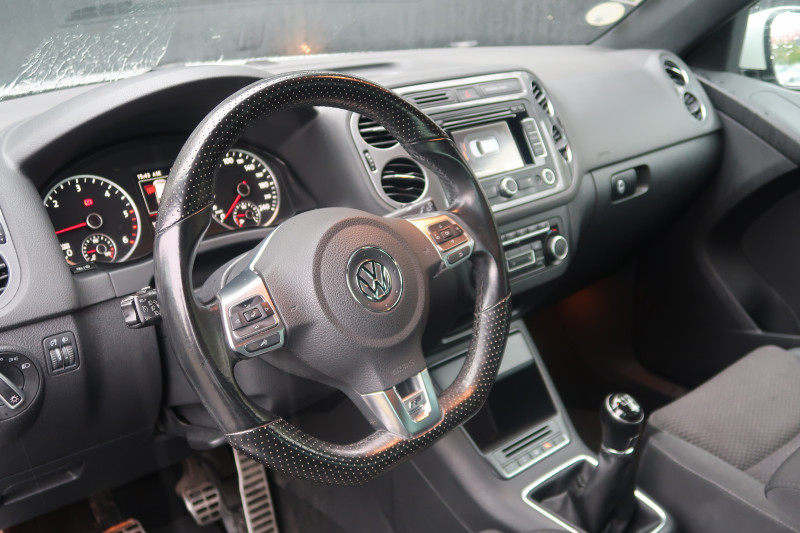 Photo 9 de l'offre de VOLKSWAGEN TIGUAN 2.0 TDI 140CH BLUEMOTION TECHNOLOGY FAP SPORTLINE à 14890€ chez PCA