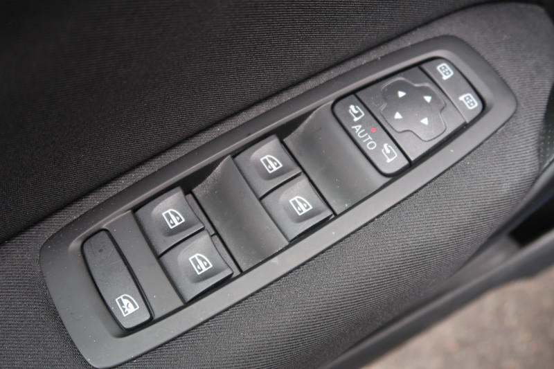 Photo 10 de l'offre de RENAULT MEGANE IV 1.2 TCE 130CH ENERGY LIMITED EDC à 14890€ chez PCA