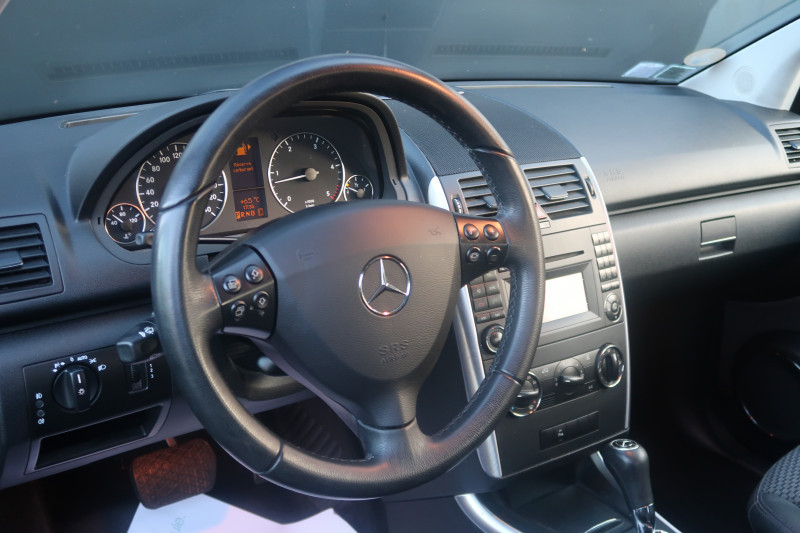 Photo 10 de l'offre de MERCEDES-BENZ CLASSE A COUPE 180 CDI AVANTGARDE CVT à 9890€ chez PCA