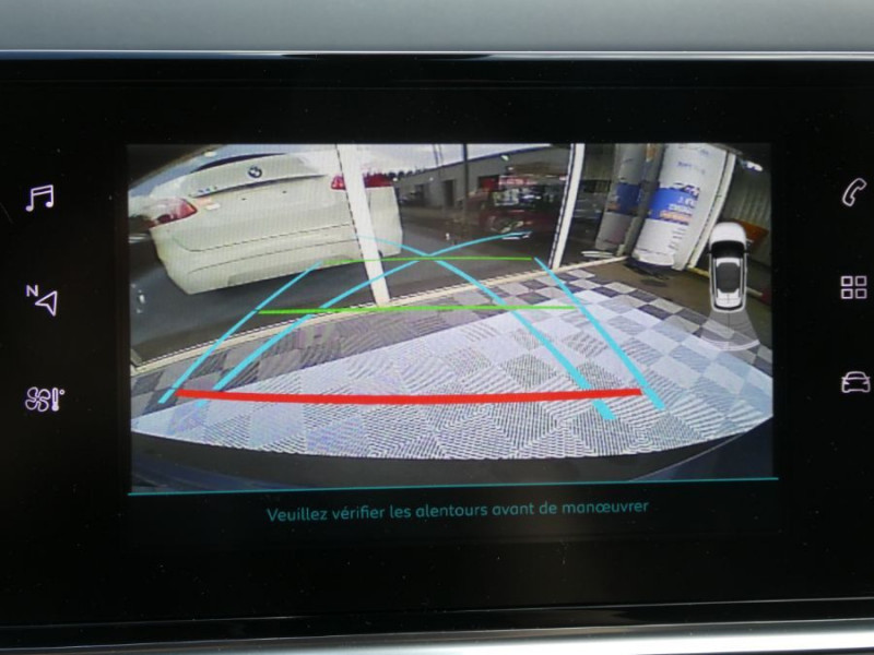 Photo 12 de l'offre de CITROEN C4 CACTUS (2) 1.5 BlueHDi 100 SHINE Camera Radars JA17 à 16450€ chez Mérignac auto