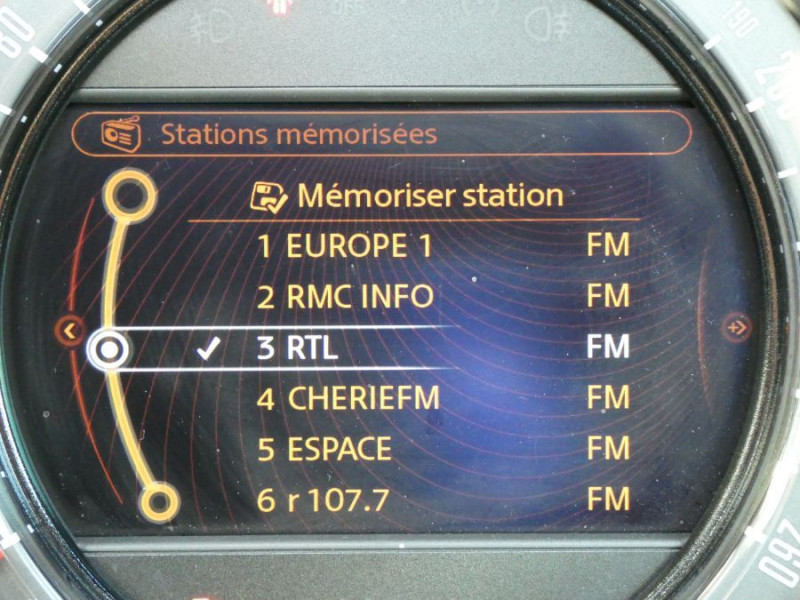 Photo 20 de l'offre de MINI COUNTRYMAN 2.0 COOPER SD 143 BV6 GPS TOE Xénon à 17700€ chez Mérignac auto