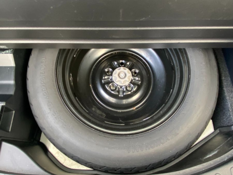 Photo 25 de l'offre de TOYOTA RAV4 IV 2.5 HYBRIDE 197 2WD LOUNGE CUIR Camera 360° à 24450€ chez Mérignac auto