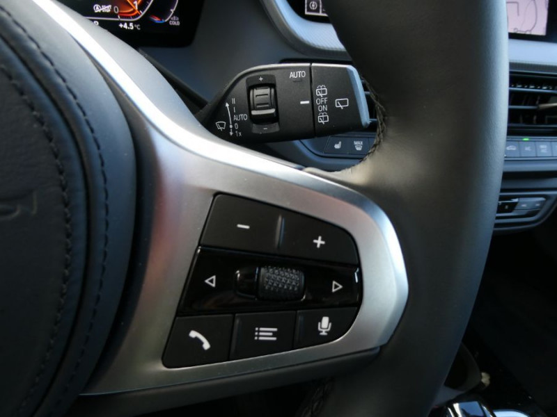 Photo 26 de l'offre de BMW SERIE 1 (F40) 118iA 136 BVA7 M SPORT GPS Cockpit Plus à 32950€ chez Mérignac auto