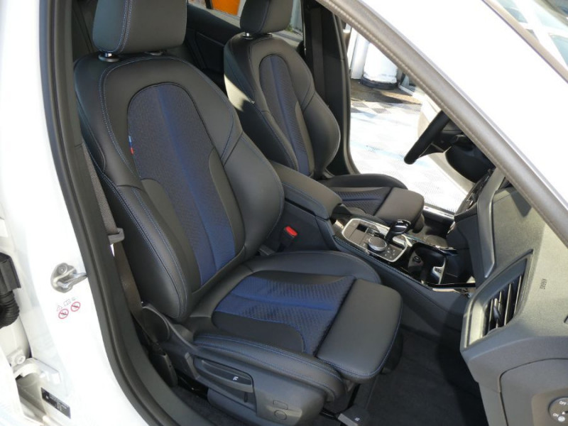 Photo 12 de l'offre de BMW SERIE 1 (F40) 118iA 136 BVA7 M SPORT GPS Cockpit Plus à 32950€ chez Mérignac auto