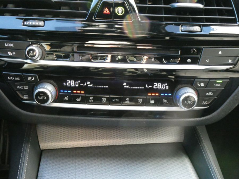 Photo 27 de l'offre de BMW SERIE 5 TOURING 530d 265 BVA XDRIVE M SPORT Display Key à 39900€ chez Mérignac auto