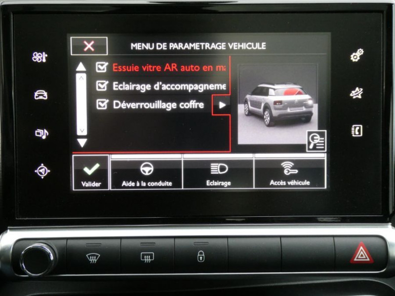 Photo 16 de l'offre de CITROEN C4 CACTUS 1.2 PureTech 110 RIP CURL GPS TOIT Pano JA17 Camera Grip Cont. à 13450€ chez Mérignac auto