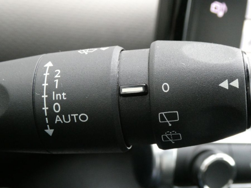 Photo 24 de l'offre de CITROEN C4 CACTUS 1.2 PureTech 110 RIP CURL GPS TOIT Pano JA17 Camera Grip Cont. à 13450€ chez Mérignac auto