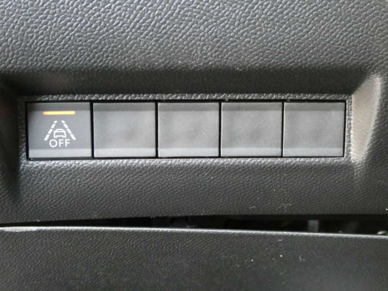 Photo 34 de l'offre de PEUGEOT 208 1.2 PureTech 100 BV6 GT Key Less SC à 23950€ chez Mérignac auto