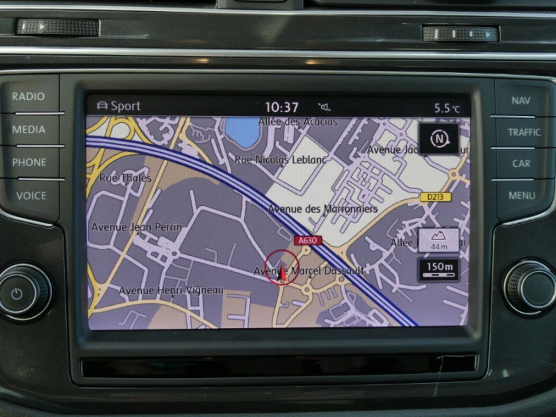 Photo 20 de l'offre de VOLKSWAGEN TIGUAN 2.0 TDI 150 DSG7 4Motion COMFORTLINE GPS Cam. Attel. à 27990€ chez Mérignac auto