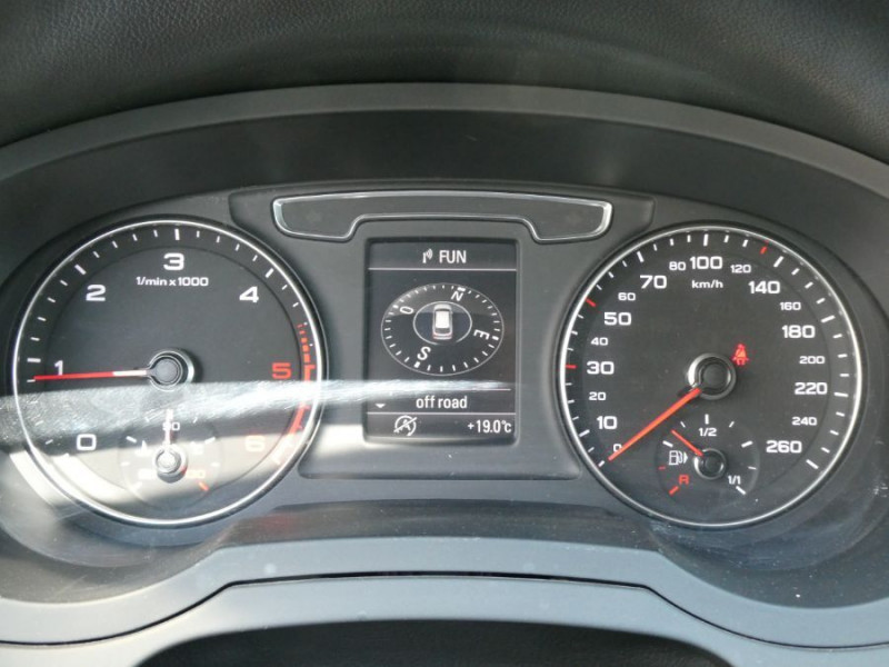 Photo 17 de l'offre de AUDI Q3 II 2.0 TDI 120 BV6 AMBIENTE GPS LED à 22750€ chez Mérignac auto