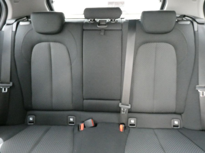 Photo 36 de l'offre de BMW SERIE 1 (F40) 118DA 150 BVA8 BUSINESS GPS Keyless Privacy Glass à 29950€ chez Mérignac auto